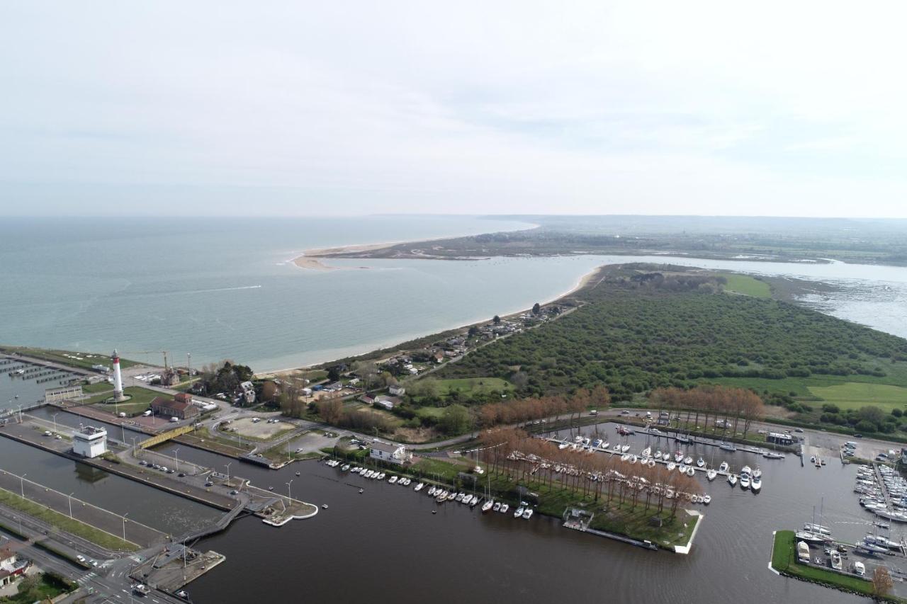 Hotel-Restaurant Le Normandie Luc-sur-Mer Exteriör bild